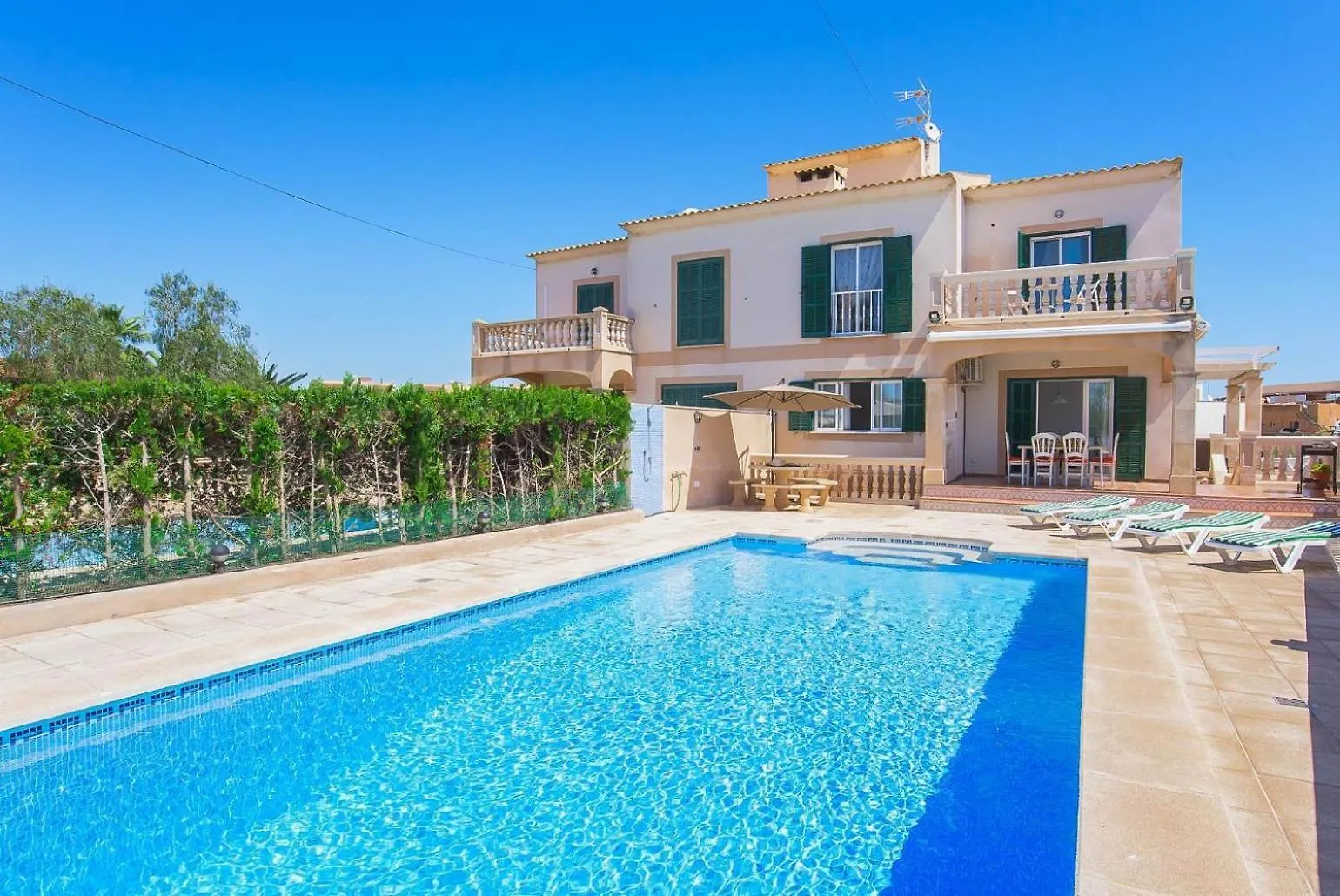 Villa Alicia contacts